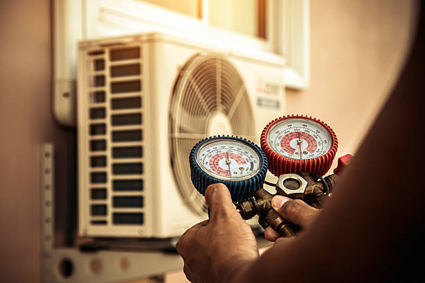 Professional Hvac technician working in Onslow, IA